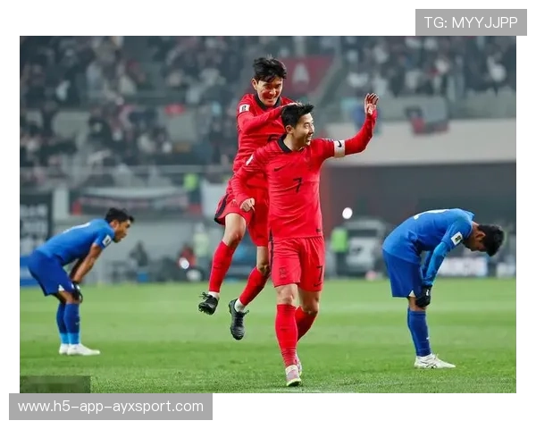 孙兴慜抢断反击，冷静推射完成破门