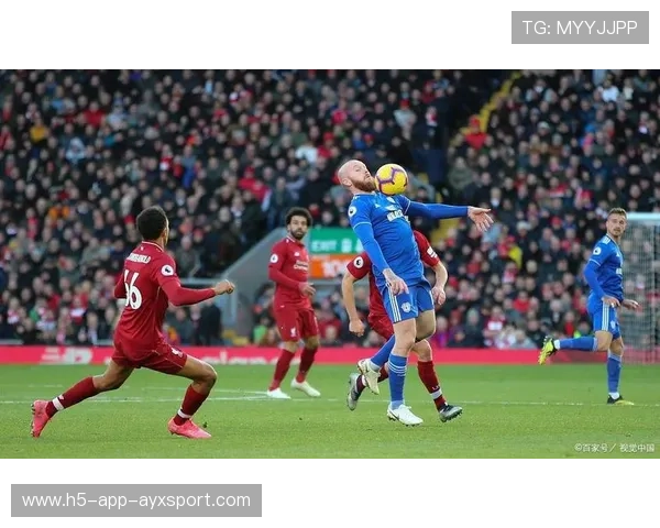 德甲拜仁外线拉扯撕裂防线，攻势猛烈难挡
